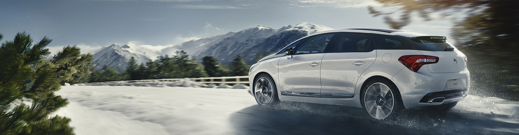 Comprar um carro premium híbrido recarregável usado